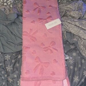 Rachel Zoe Luxe Faux Fur Pink BOWS & HEARTS Throw Blanket